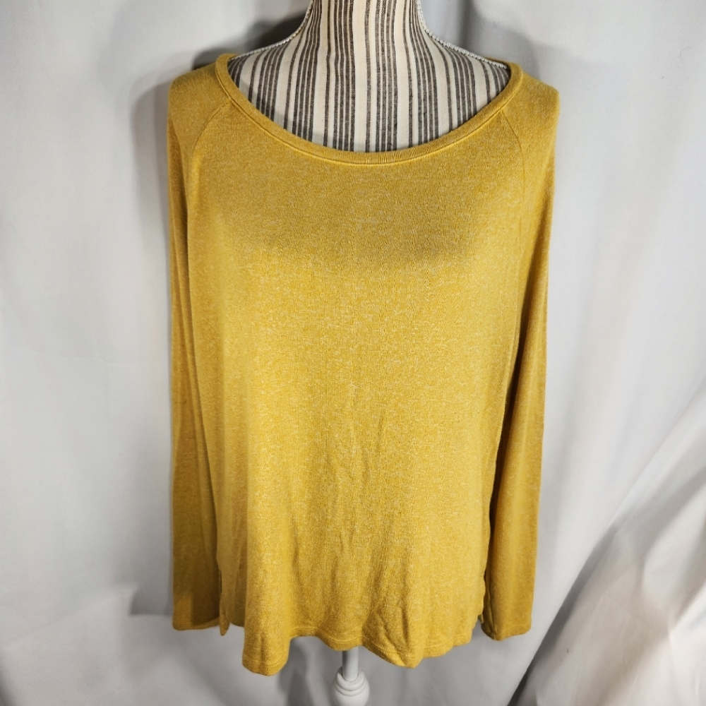 Old Navy Yellow Long Sleeve Top w/Side Slits Size Medium